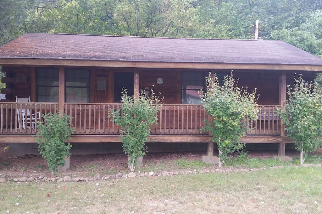 Cruso Hideaway Cabins for Rent in Canton, North Carolina, United States
