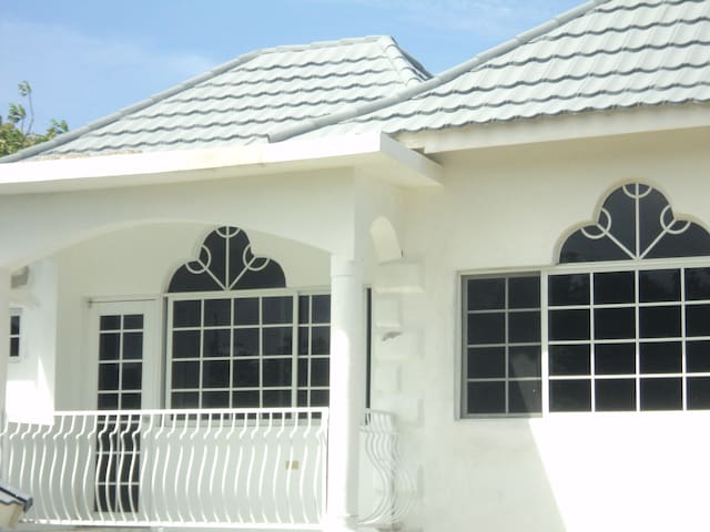 Serene room 3