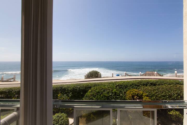 Stunning Windansea Ocean Front (A)! gallery image 5