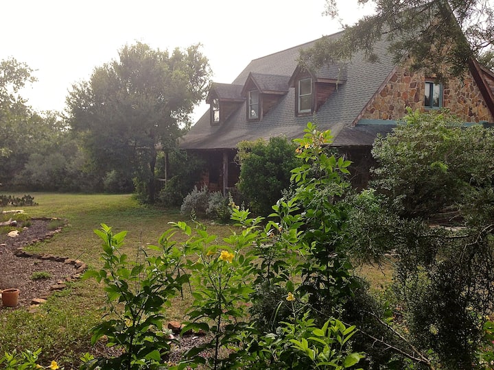Beautiful Hill Country Hideaway - Houses for Rent in Buda, Texas ...