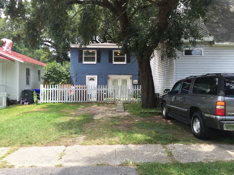 Cozy 2 Brm Apt in Park Circle Apartments for Rent in
