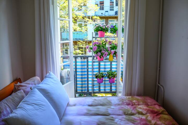 Tout l’atmosphère d'Amsterdam dans une chambre confortable