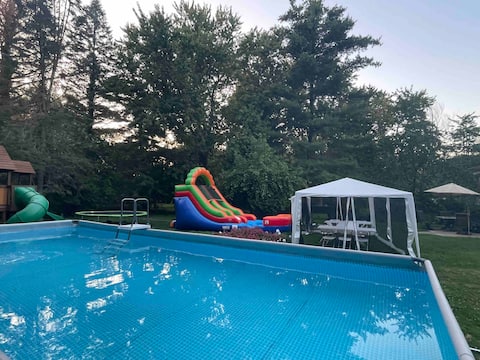 4bd W/Pool, Arcade, Close to Downtown and WMU