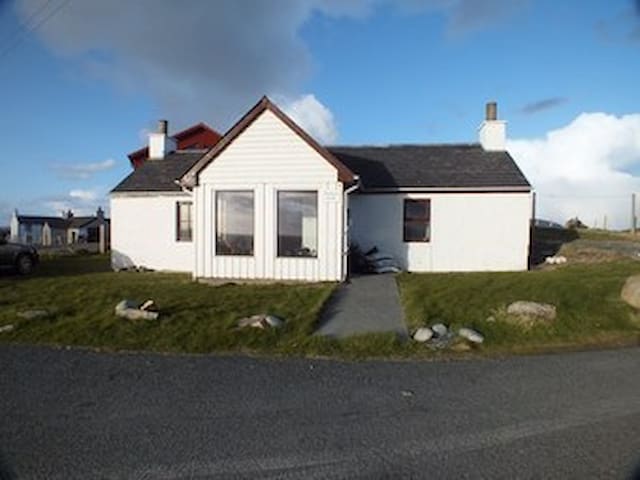 Traditional Shetland cottage with outstanding view