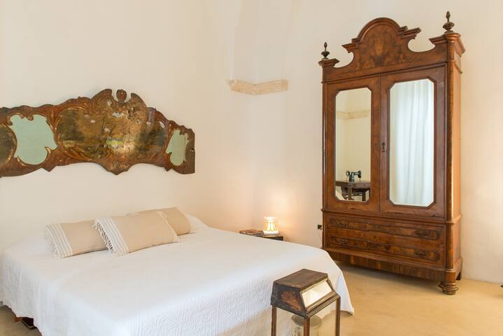 Luxury Villa | 3 Suites | Free Parking + Terrace gallery image 2