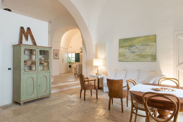 Luxury Villa | 3 Suites | Free Parking + Terrace gallery image 5