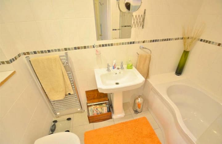 Unique  apartment packed with charm .see reviews !