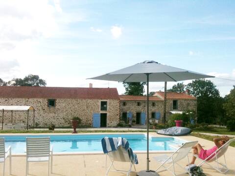 Beautiful cottage near Puy du Fou.