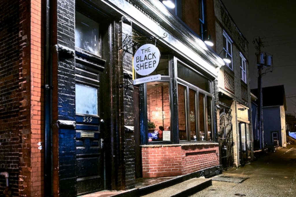 Foto von The Black Sheep Restaurant & Bar
