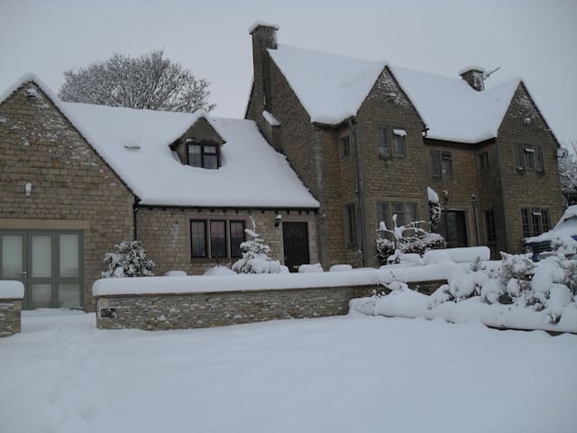 Tall Trees Holiday Home Houses For Rent In Stow On The Wold