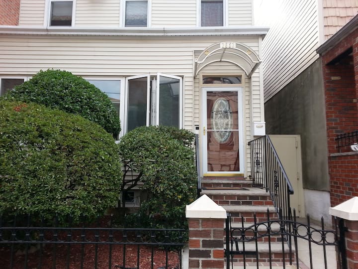 Astoria, Queens Vacation Rentals & Homes Queens, Queens, NY Airbnb