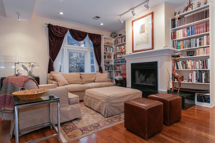 Superhost Wrigley/Lakeview Duplex 3BR/2.5BA