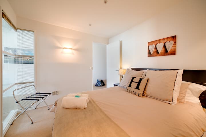 Chumba cha kulala 2 na kitanda cha Malkia