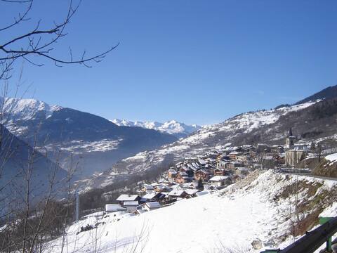 SKI CHALET for 8-16 SKI in La Plagne & Courchevel