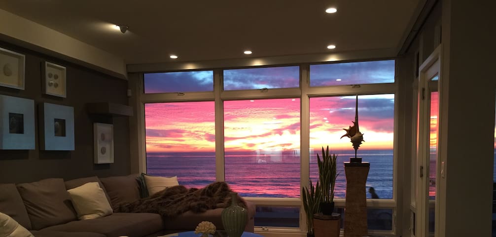 Oceanfront Ultra Luxury Condo gallery image 2