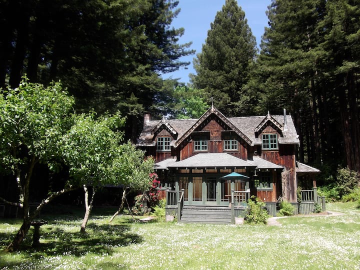 The Gate Lodge..a redwoods retreat Houses for Rent in McKinleyville