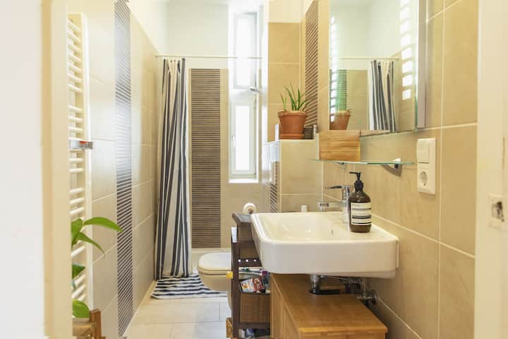 Charming flat w.Balcony | Perfect location