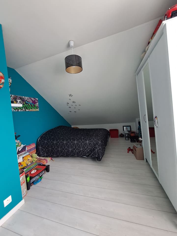 Dormitorio 3 
2º piso 
Cama 140