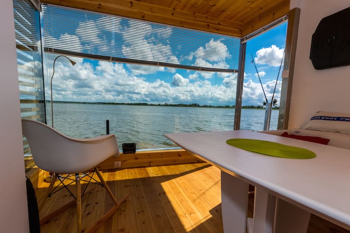 Houseboat HT1 with 1 bedroom and floating terrace