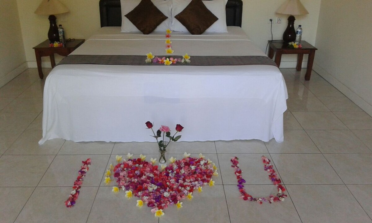 Ზოგჯერ თაფლობის თვე.