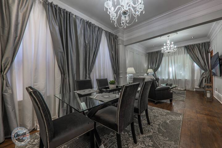 Opulent 3bdr2bth Old Town Luxury + Parking prmts gallery image 4