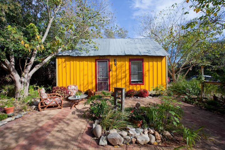 BREATHE DEEPLY  A Cozy Austin Cabin
