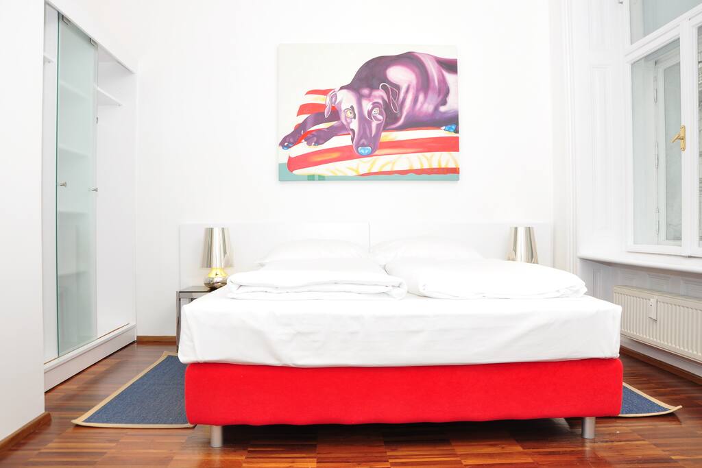 Marc Aurel Strasse -
bedroom