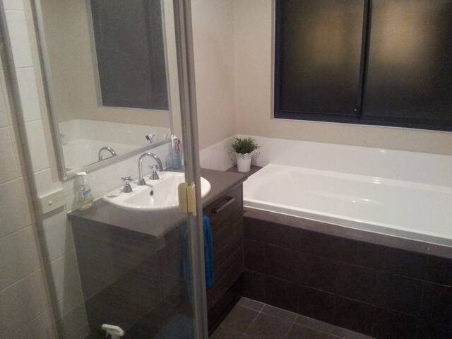 Double bedroom modern townhouse