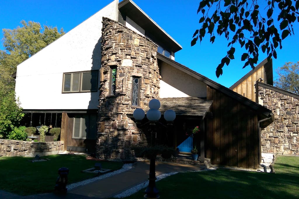 A view of the house from the driveway