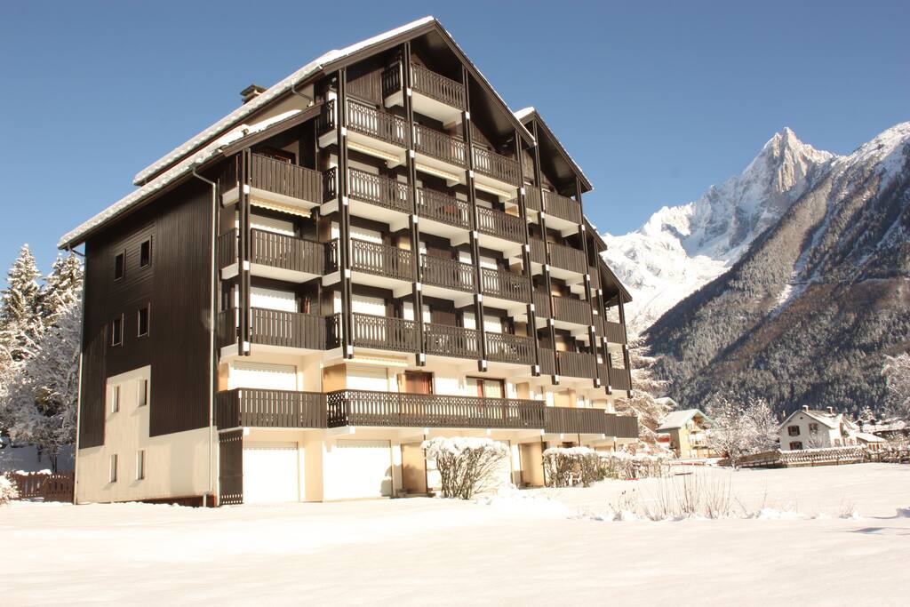 Savoyard style residence at 5mn walk from Chamonix centre.