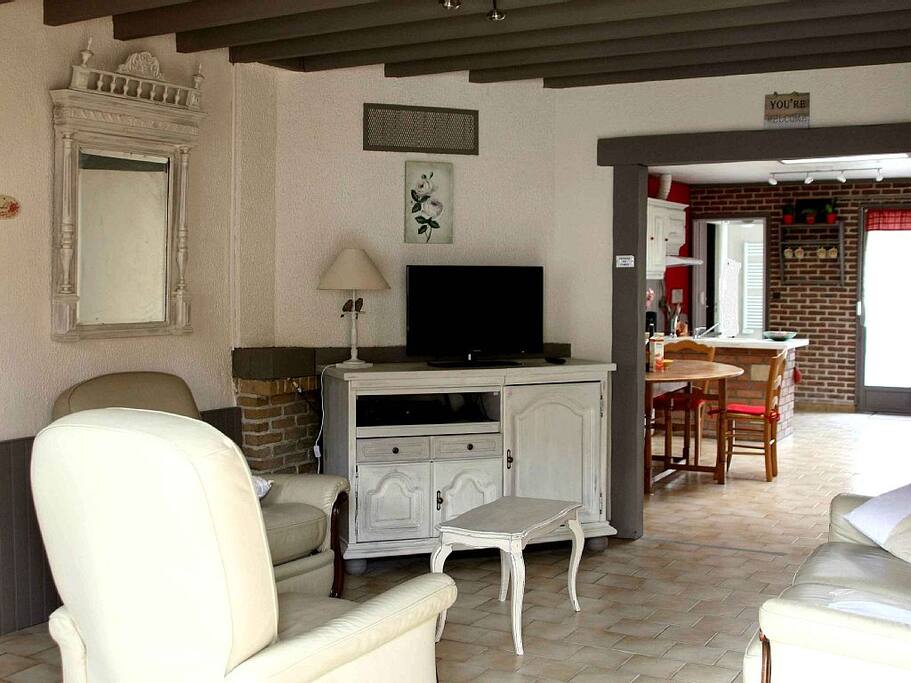 le salon, canapé en cuir 4 places