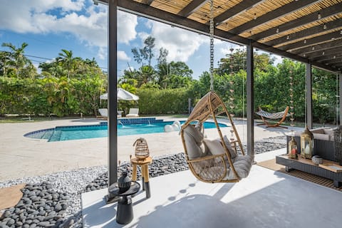 Spanish House
3 Bedroom Pool House