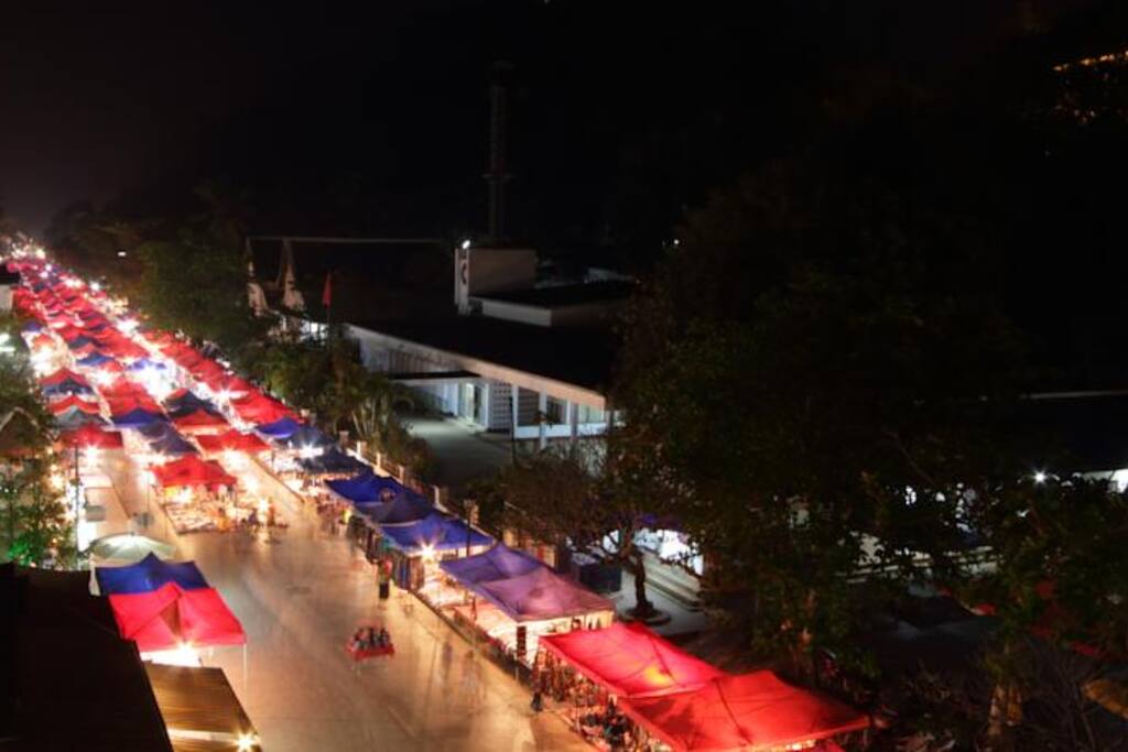 30s walk to the night market