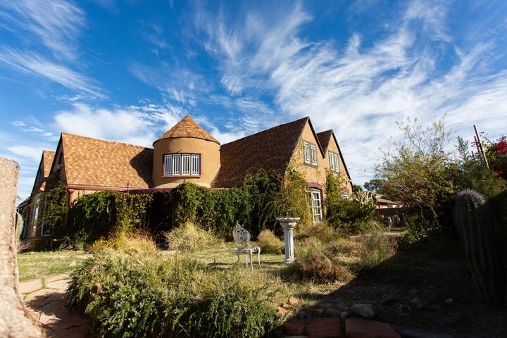 Airbnb 1800 E Speedway Blvd Vacation Rentals Places To Stay