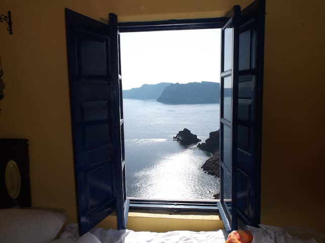 Oia -Studio caldera view from bedroom