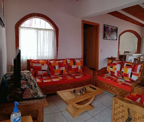 🏠ENTIRE PLACE C/GARAGE, 10 MIN FROM DOWNTOWN BY CAR