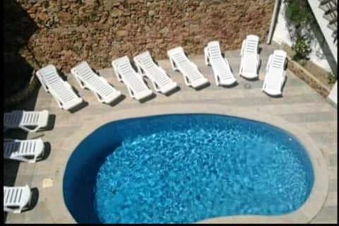 Precioso apartamento a 50m de playa con piscina.