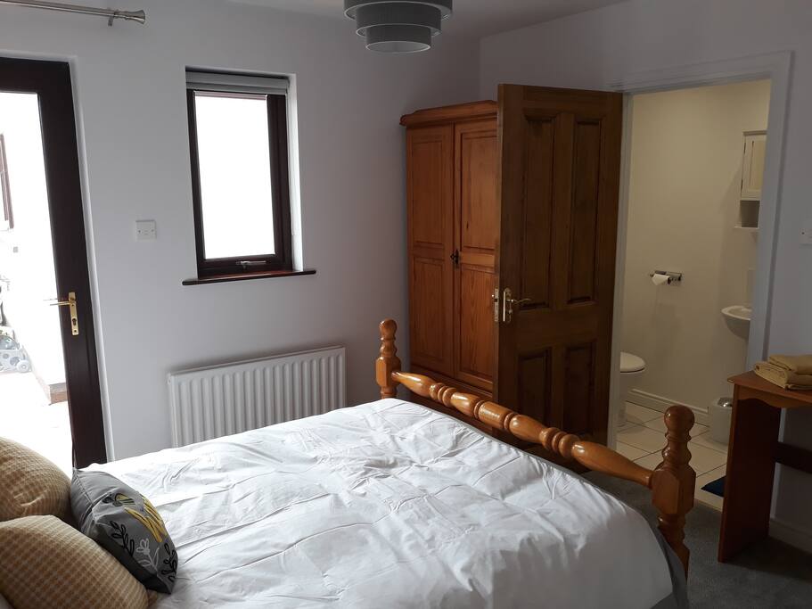 Spacious Room with Private Bathroom