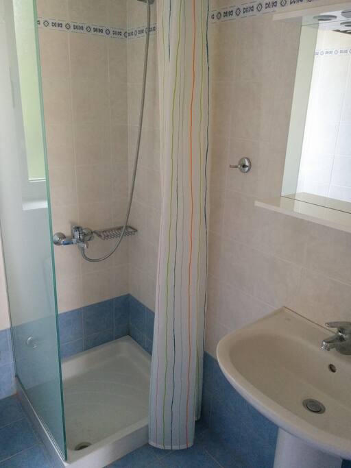 Bad mit Dusche