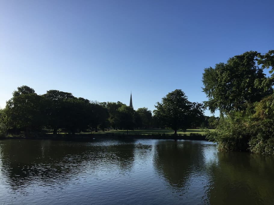 The lake at Clissold Park.