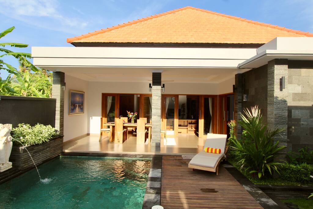 Villas in Lovina ( Villa Girya Amertha Sari )