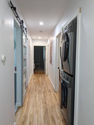 Midtown Modern w/ King Bed gallery image 4