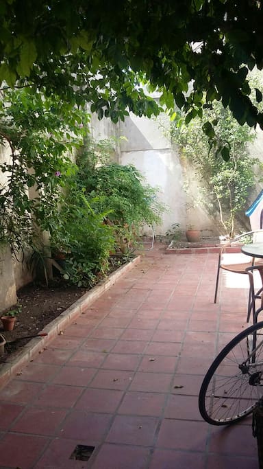 Patio con parrillero