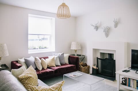Successful Airbnb property: Lyme Regis luxury - Cecilia's -3 mins from the sea in Lyme Regis