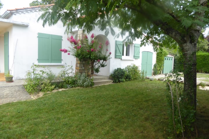 House with garden close to the city center