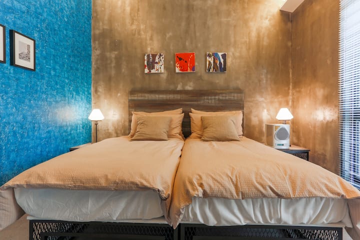 Room 1