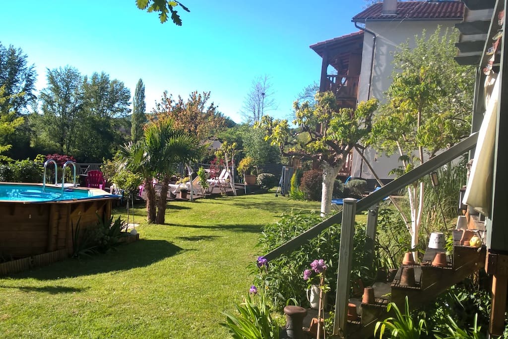 The garden with views of pool.