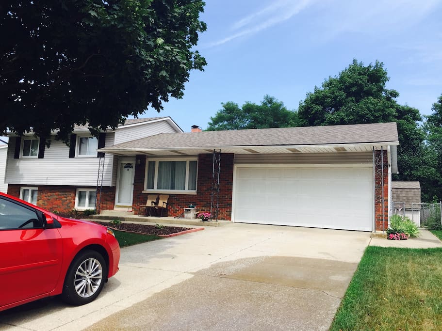 Spacious Driveway