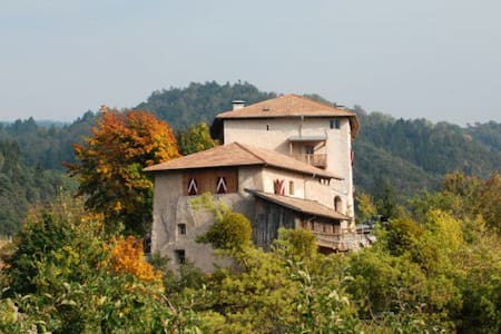 Castel Vasio 1