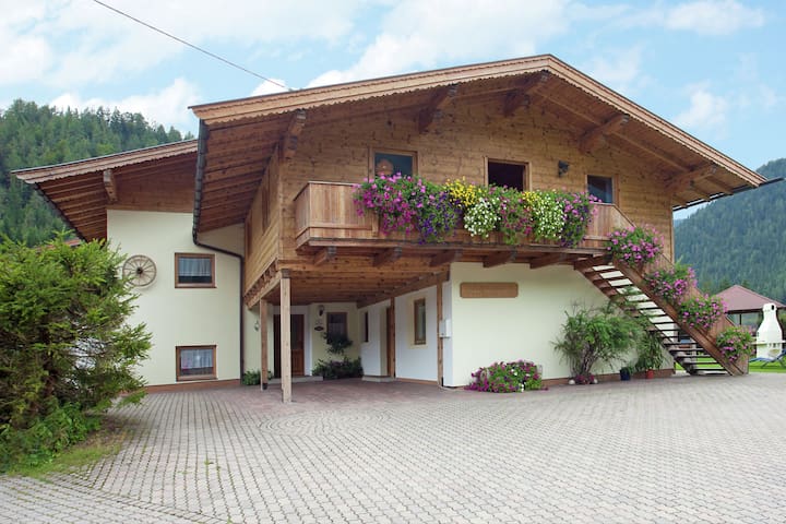 Charming Apartment with Shared Pool in Waidring Tyrol